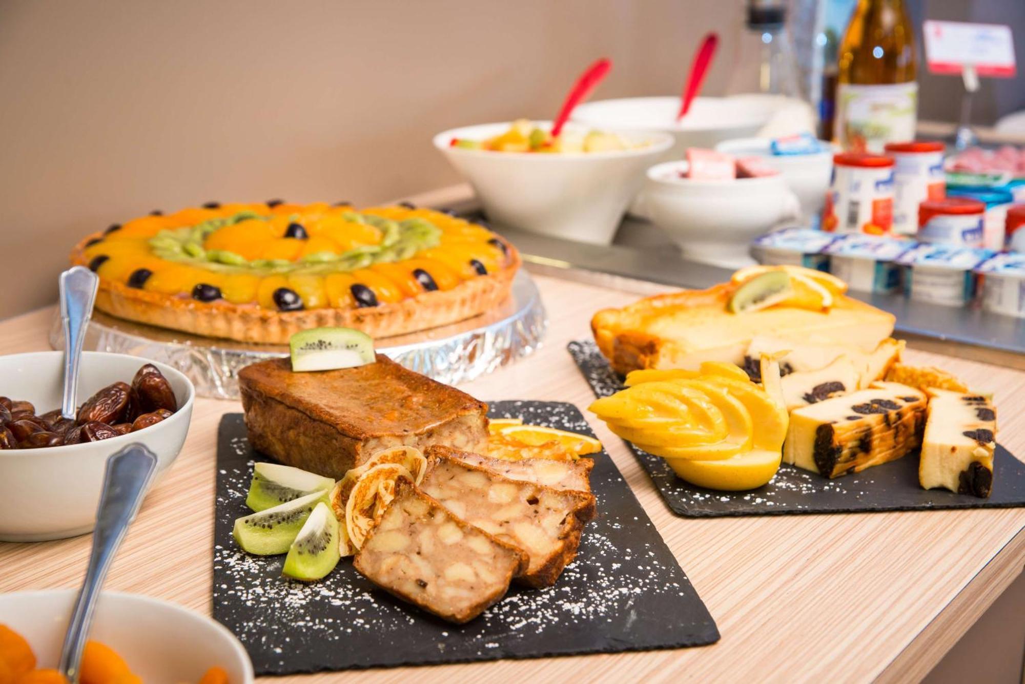 Brit Rennes St Grégoire – Le Villeneuve Hotel 3*